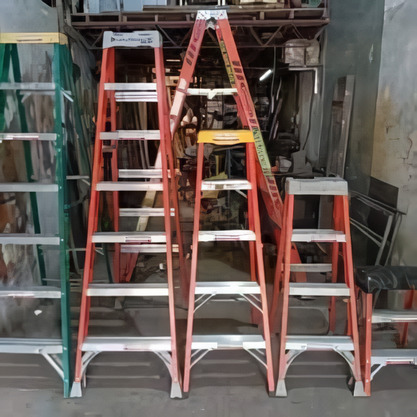 Alquiler de escaleras profesionales en Cali - Altura 4 a 12 metros