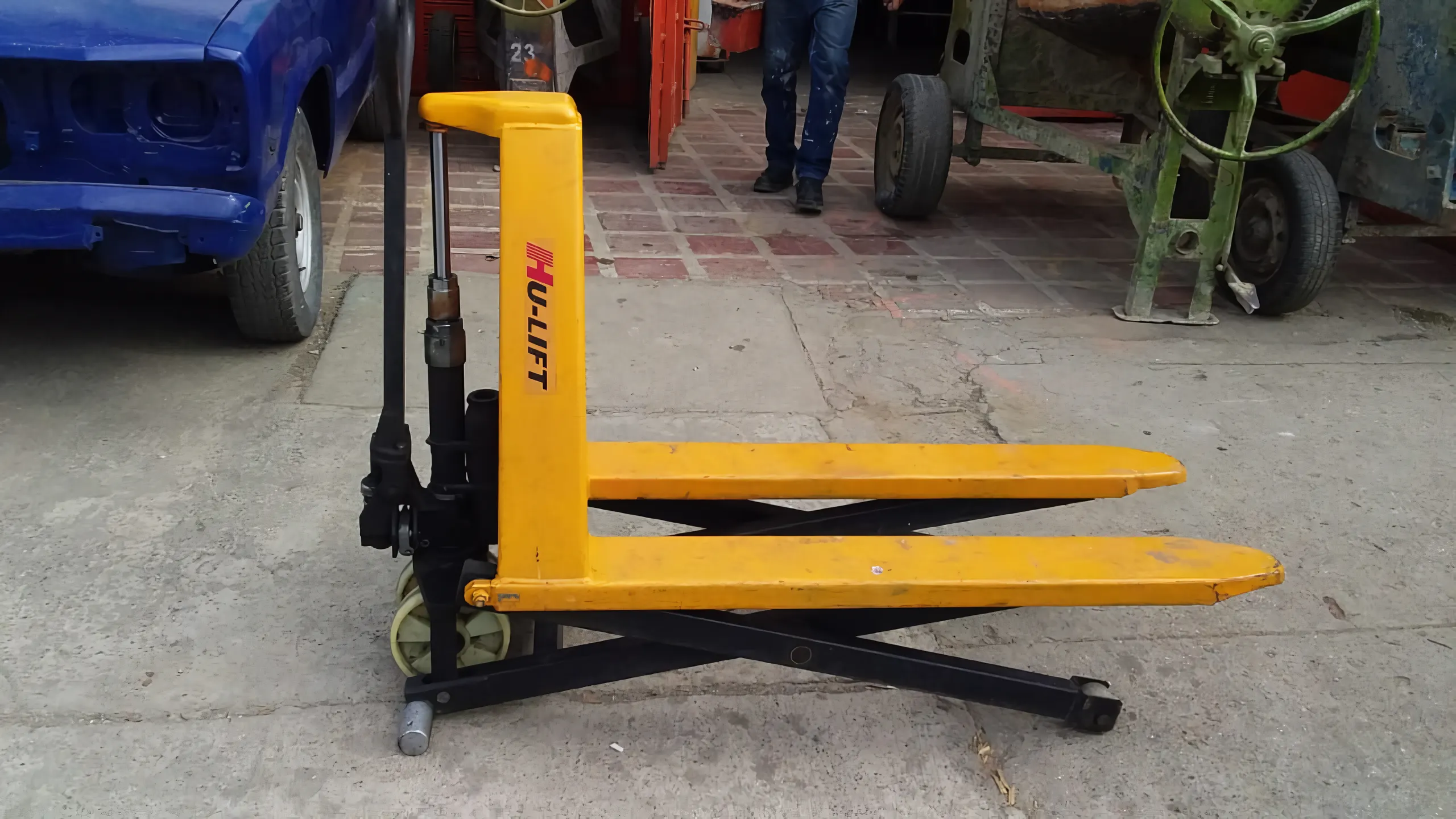 Manejo de carga pesada con estibador - Servicio Valle del Cauca