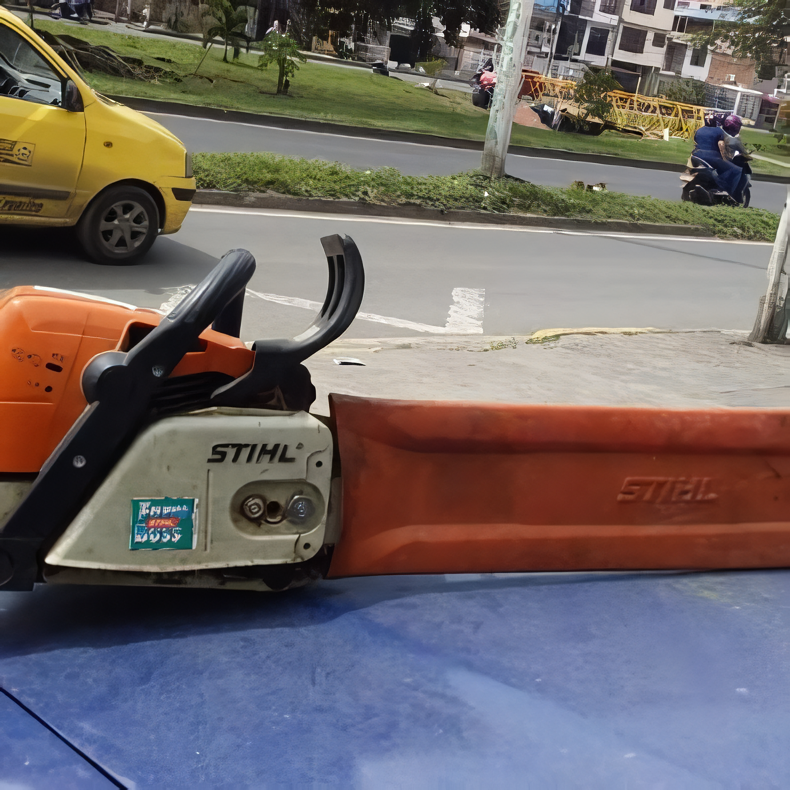 Alquiler de motosierras en Cali - Potencia 50cc para poda y tala